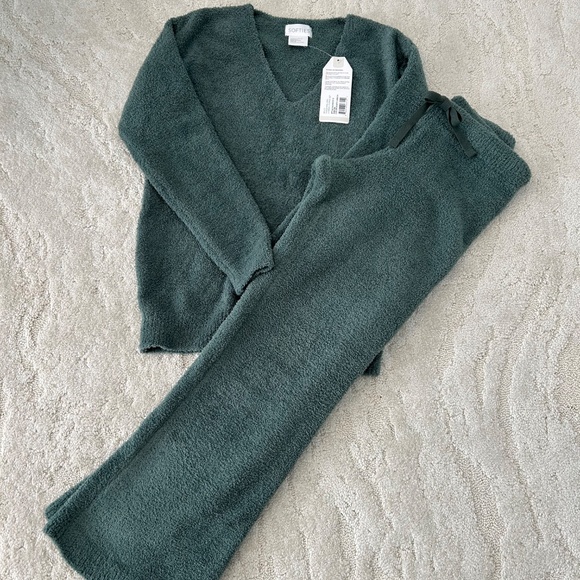 Softies Solid Marshmallow V-Neck Lounge Set - Picture 3 of 6